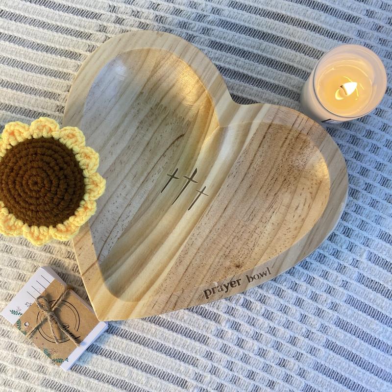 Wooden Prayer Bowl with a Cross Heart-Shaped Decorative Bowl, Ideal Gift for Christian congregations, bedroom living room decoration, Christmas gifts