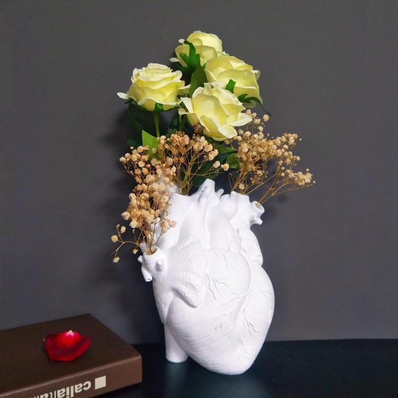 Heart Shaped Decorative Vase without Flower, 1 Count Modern Unique Resin Vase, Decorative Vase for Home Wedding Desktop Living Room Decoration