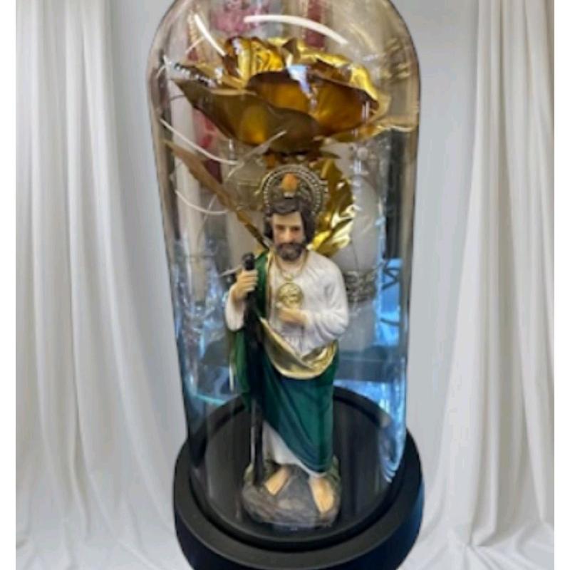 San Judas Tadeo Religious Decor with Flores and Light on Plastic Dome