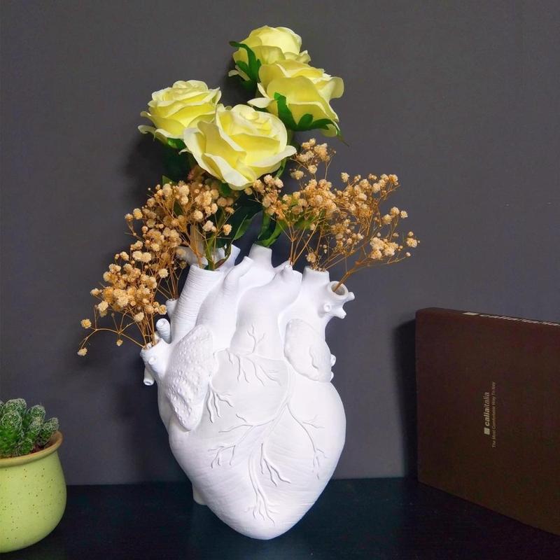 Heart Shaped Decorative Vase without Flower, 1 Count Modern Unique Resin Vase, Decorative Vase for Home Wedding Desktop Living Room Decoration