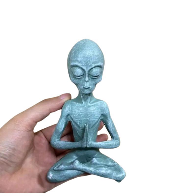 Yoga Alien Resin Statue, 1 Count Meditation Design Resin Decorative Sculpture, Modern Creative Desktop Ornament, Home Decor Supplies