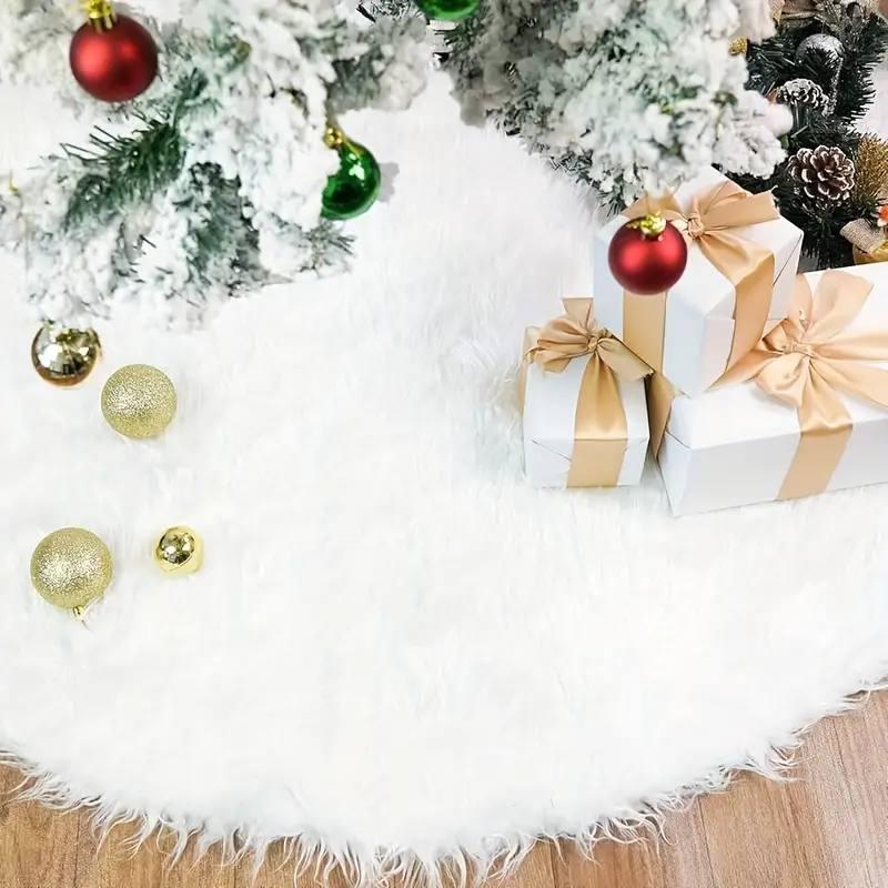 Luxurious Large Plush Christmas Tree Skirt, Soft and Long Wool Design, Suitable for Holiday Home and Office Decoration